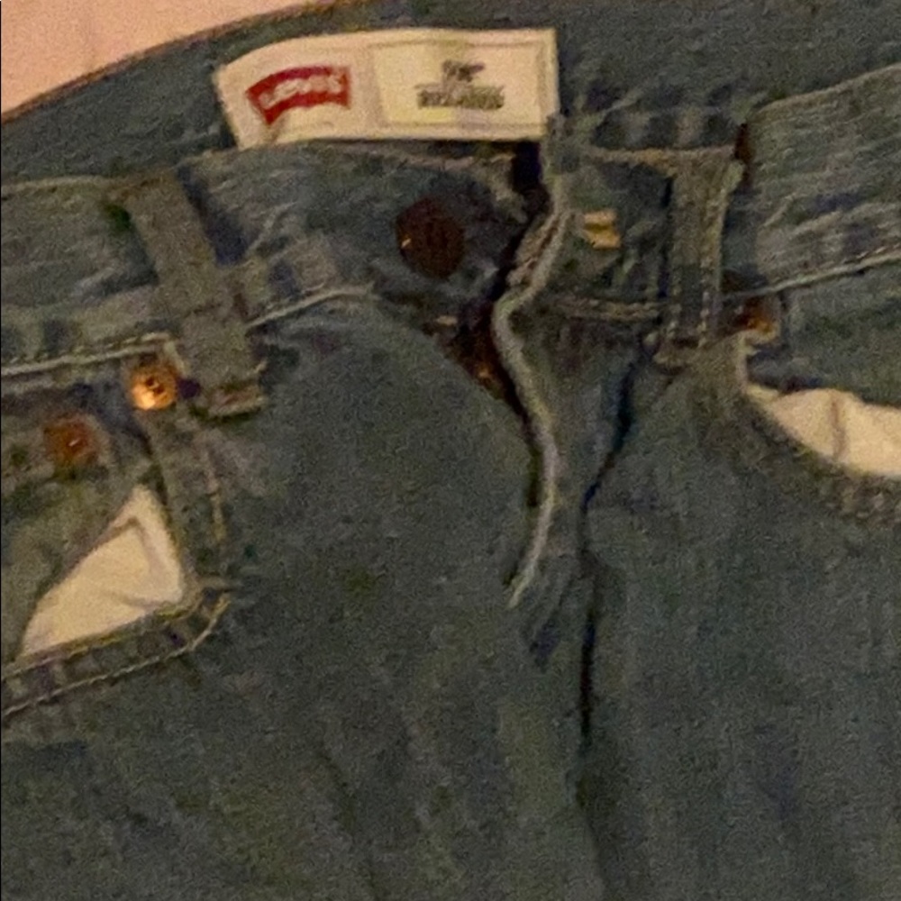 A pair of men Levi jeans good condition